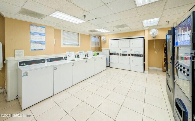 Foto del edificio - 311 W Ashley St
