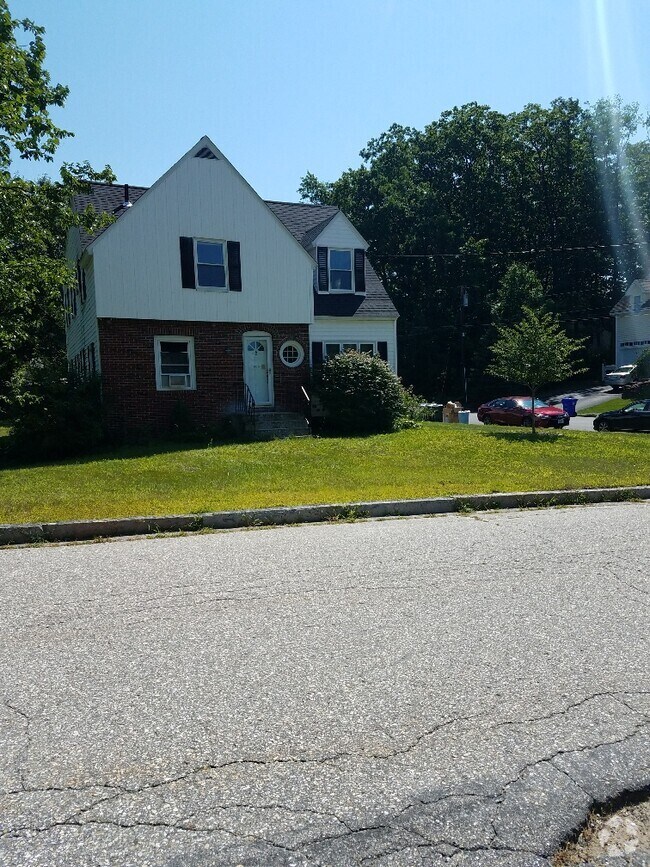 Cheap StrawSmyth Apartments for Rent Manchester, NH 3 Rentals