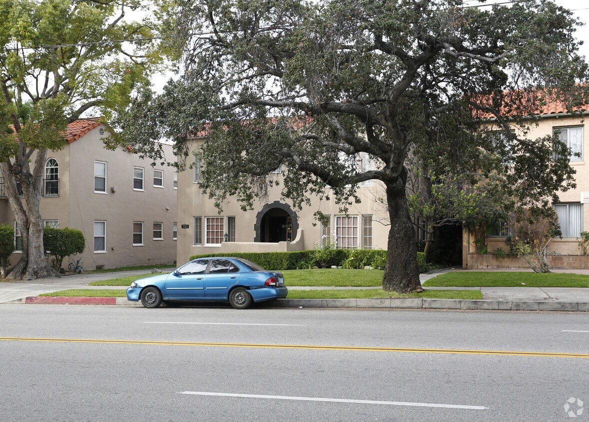 Building Photo - 325 S Verdugo Rd