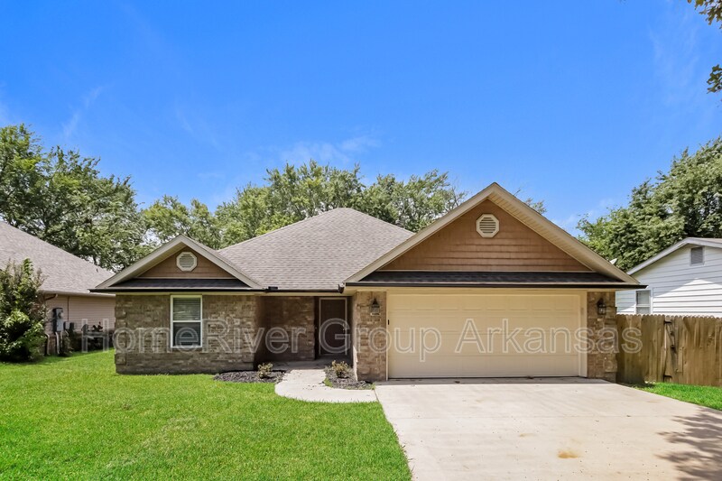 Foto principal - 308 S Ozark St