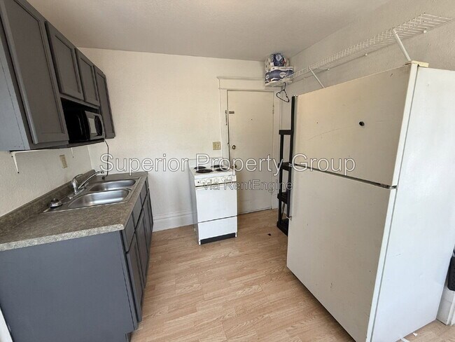 Foto del edificio - 106 W Stroud St