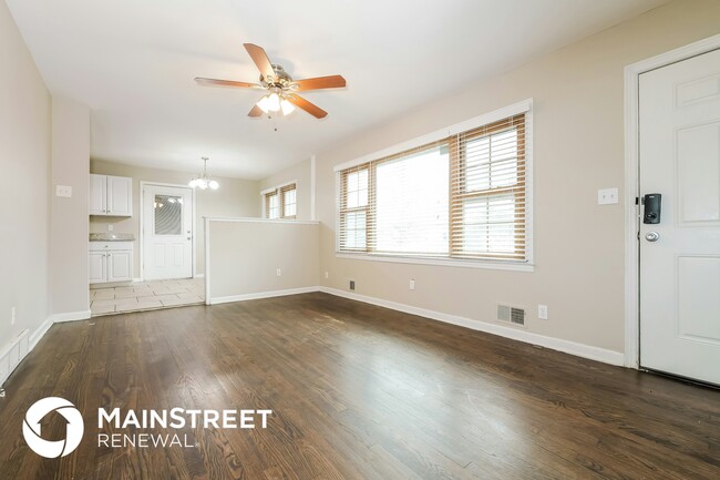 Building Photo - 4806 Vermont Ave