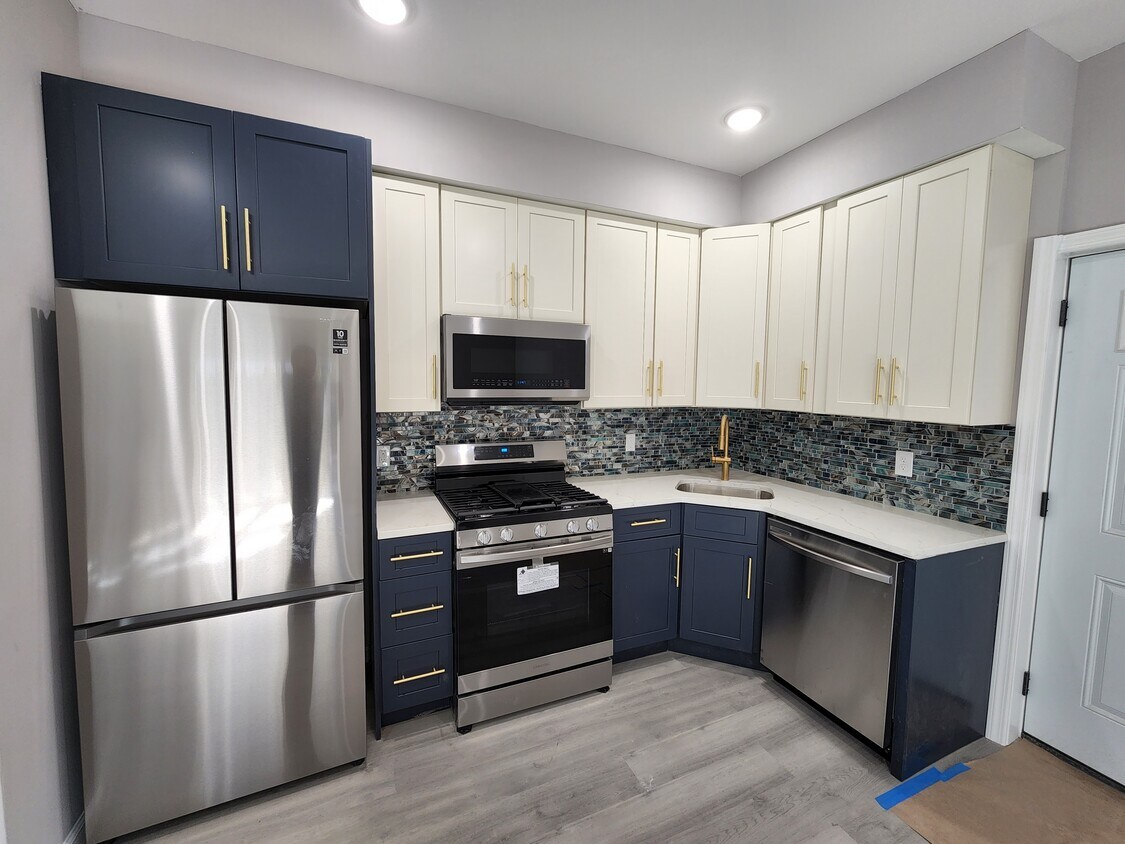Foto principal - 177 Lembeck Ave