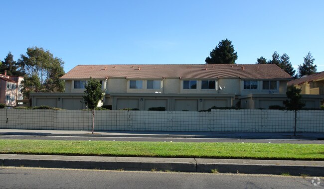 Building Photo - 1-76 Las Moradas Cir