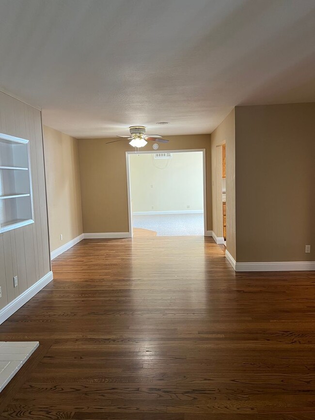Foto del edificio - BEAUTIFUL 4 BED CARMICHAEL HOME WITH POOL!!
