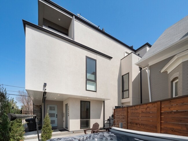 Modern, Stylish New Build - 3840 Eliot St