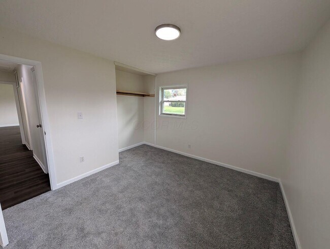 Foto del edificio - 1055 Cottingham Rd