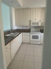 Building Photo - 1 Harbour Isle Dr E