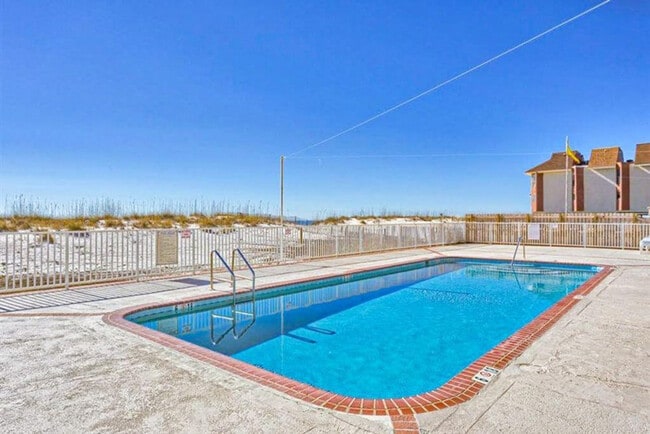 Building Photo - 633 W Beach Blvd