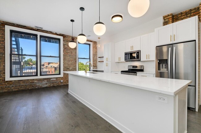 Building Photo - 06 - Mil 1371 LLC