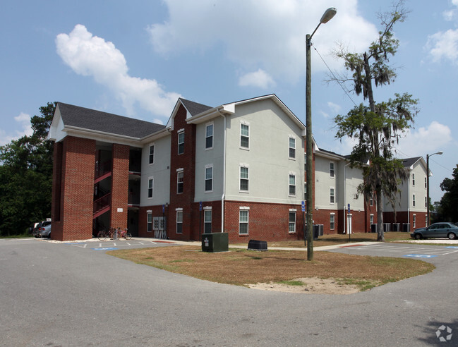 Building Photo - Apache Apartments