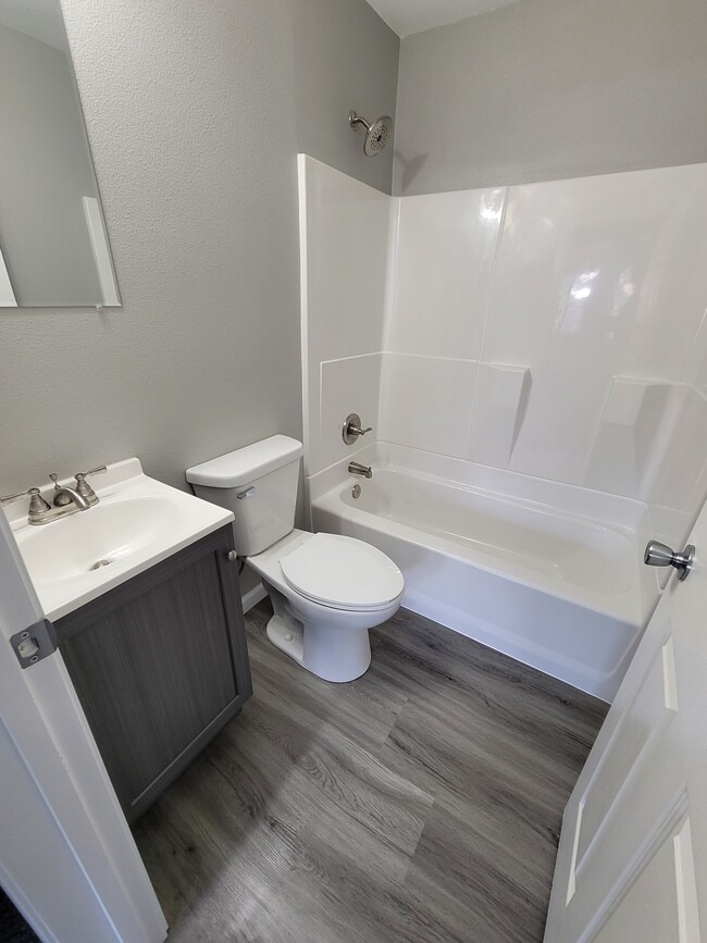 Foto del edificio - 1301 Iowa Ave SE