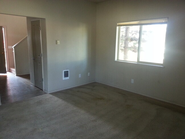 Building Photo - 16406 Heath Dr