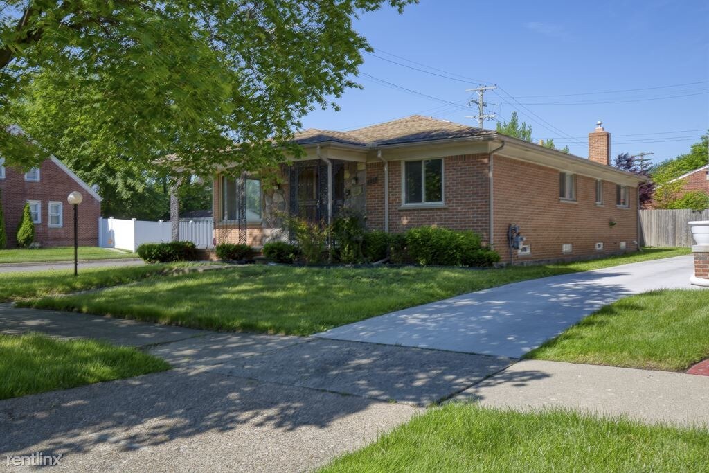 8203 Middlepoint St, Detroit, MI 48204 House Rental in Detroit, MI