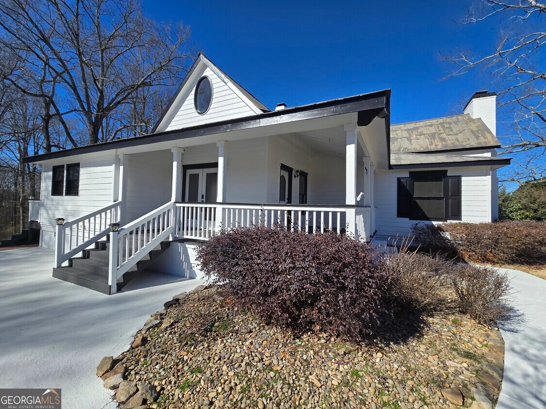 Primary Photo - 560 Nichols Rd