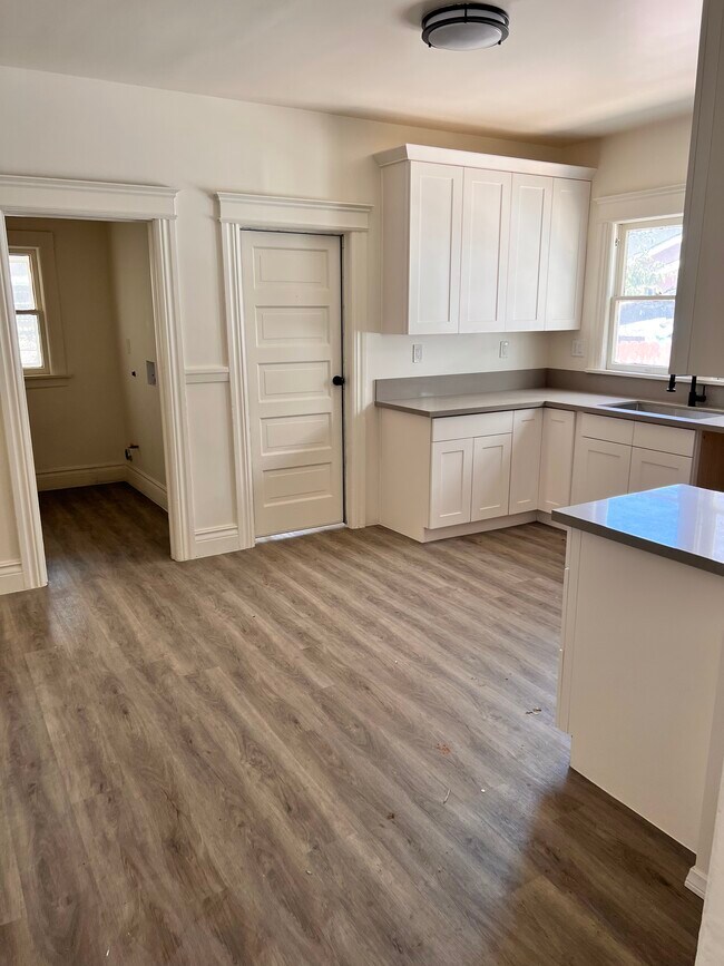 Kitchen - 3631 Adair St
