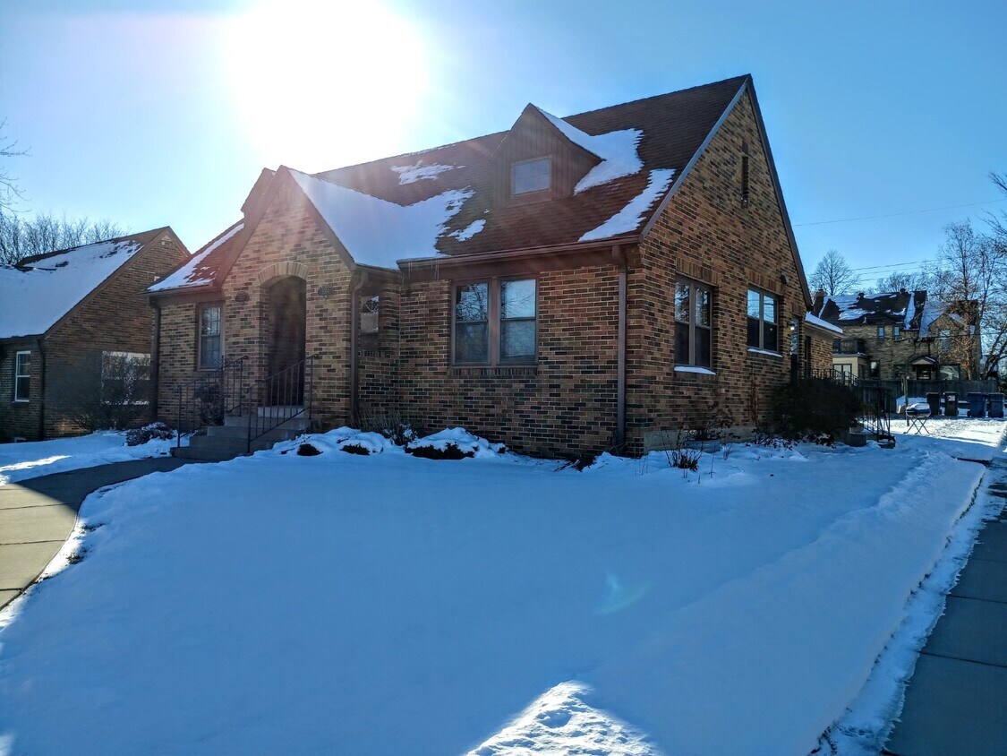 Cozy 2 Bed 1 Bath Home In S. Minneapolis - Cozy 2 Bed 1 Bath Home In  S. Minneapolis
