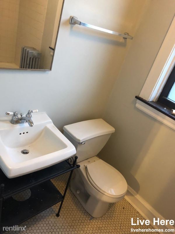 Building Photo - 1 br, 1 bath Condo - 3148 W Belle Plaine Ave