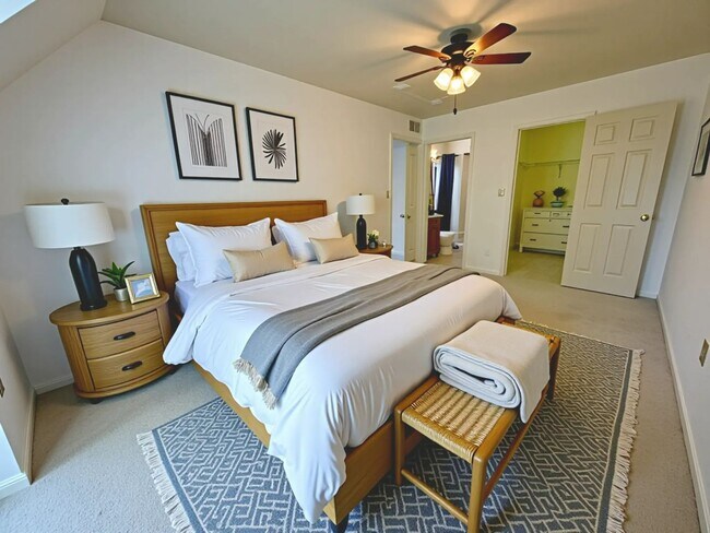 Foto del edificio - 2 Bedroom 2.5 Bathroom Townhome in Mechani...