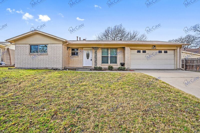1012 Ferndale Ave, Azle, TX 76020 House Rental in Azle, TX