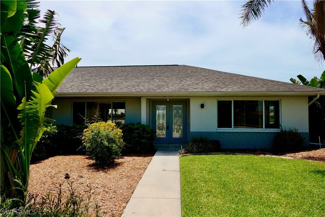 Primary Photo - 3518 Pelican Blvd