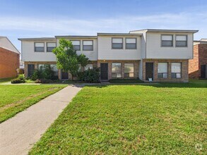 Building Photo - 704 San Pedro Dr