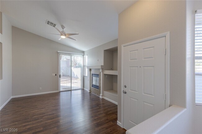 Foto del edificio - 167 Mountainside Dr