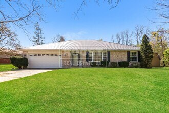 Building Photo - 83 Villa Rd