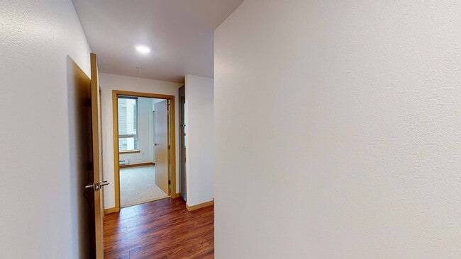 Interior Photo - CityLine