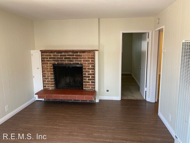 Building Photo - 2605 Carnegie Ln