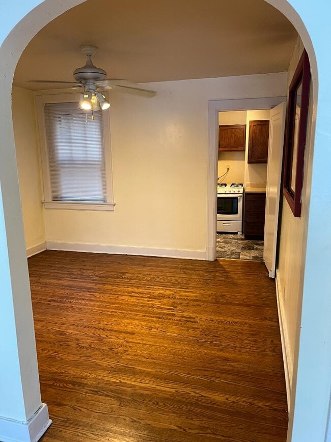 Building Photo - 1300 Everett Ave