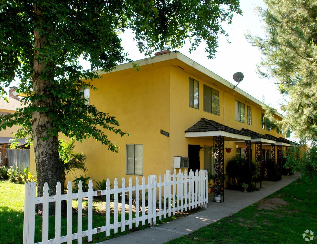 Primary Photo - 1878 E Rosewood Ct