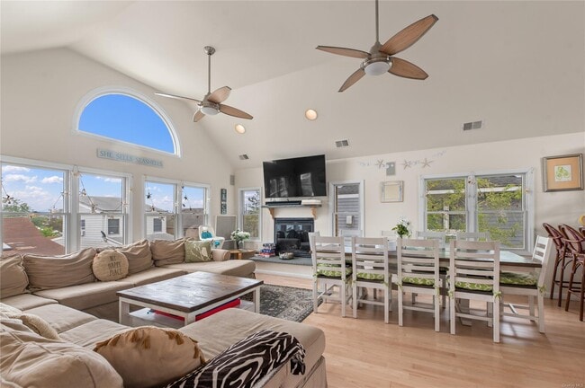 Foto del edificio - 22 Bungalow Ln