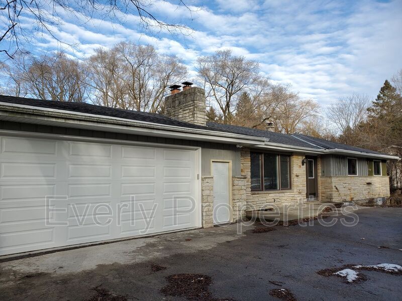 Primary Photo - 6716 South Dr