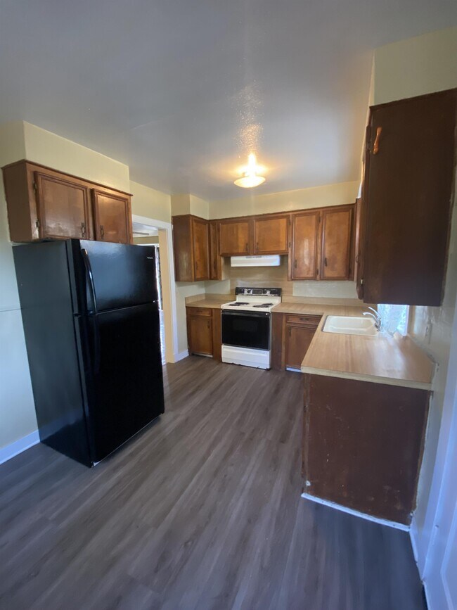 Foto del edificio - 4828 Maplewood Dr