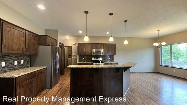 Foto del edificio - 5 br, 3 bath House - 7708 W Vista Park Street