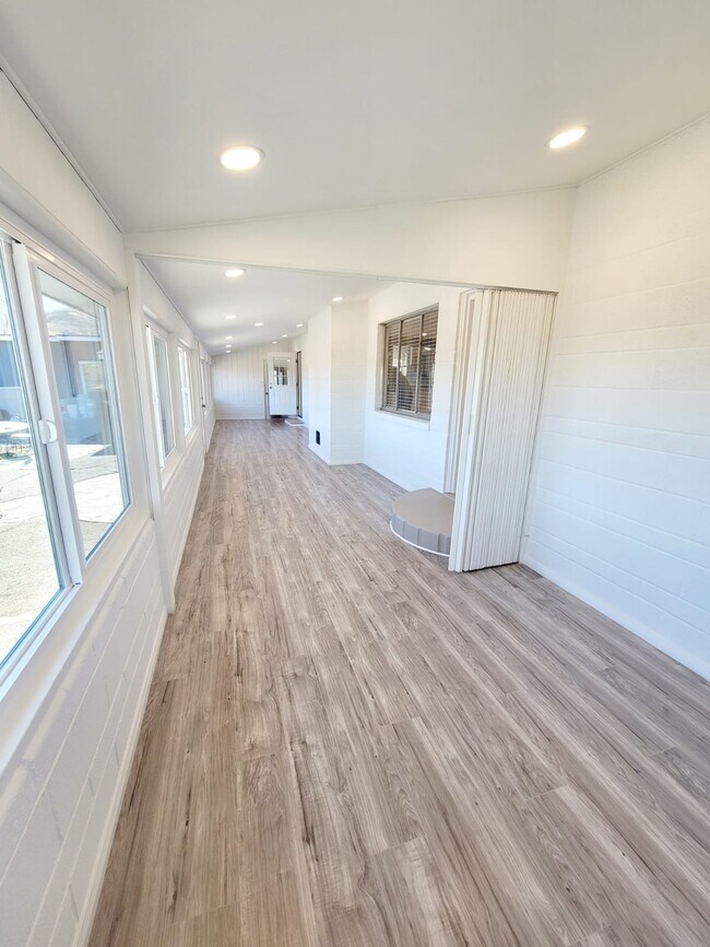 Building Photo - 36744 Vista del Lago St
