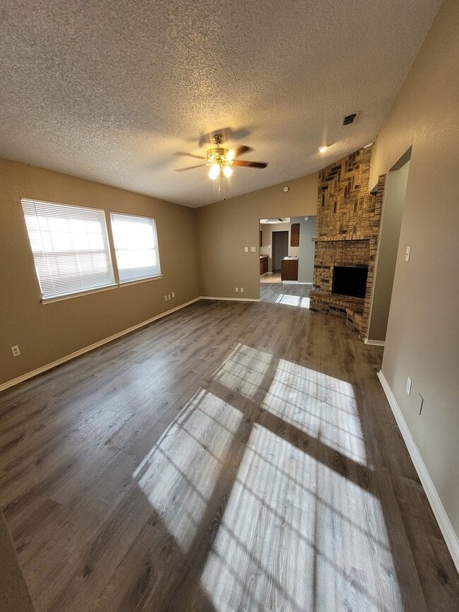 Foto del edificio - Spacious 3 bed 2 bath townhome!
