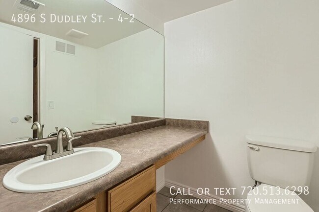 Foto del edificio - 4896 S Dudley St