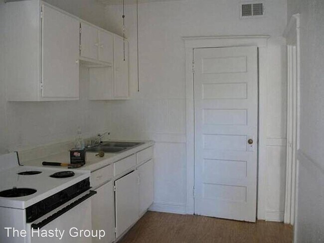 Building Photo - 2 br, 1 bath House - 2 bedroom - 1 bathroo...