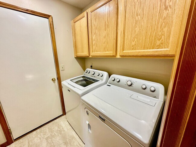 Foto del edificio - MOVE IN SPECIAL!