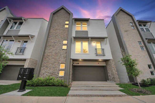 Building Photo - 787 Mansfield St