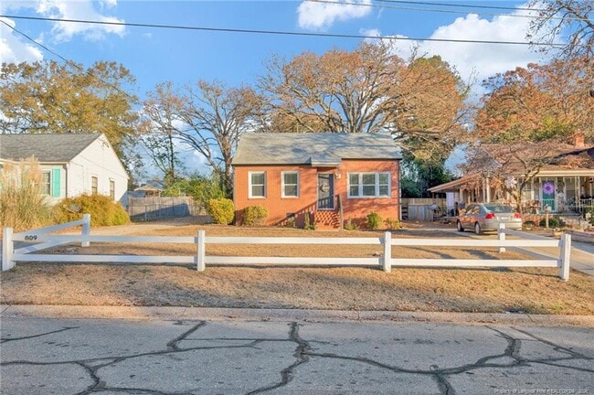 Building Photo - 809 Anarine Rd