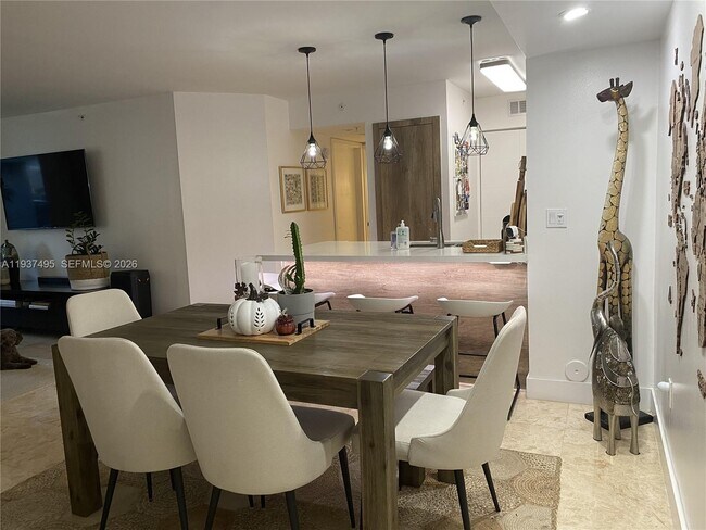 Building Photo - 620 SW 111th Ave