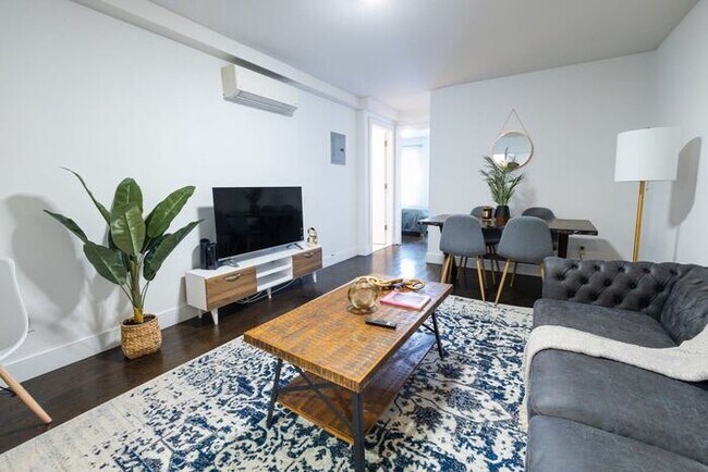 Building Photo - 39-2 Renovated 3BR Prime Hudson Yards Area