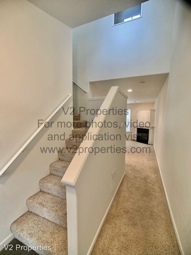 Building Photo - 3 br, 2.5 bath House - 21806 NE Larkspur Lane