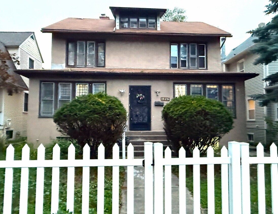 Foto principal - 1826 W Pratt Blvd