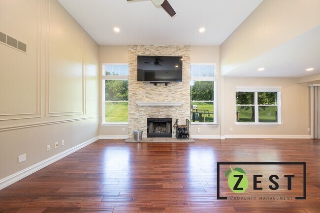 Foto del edificio - OPEN HOUSE SATURDAY AUGUST 2ND 2025 10-11A...
