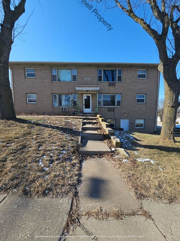 Foto principal - 1124 4th St W