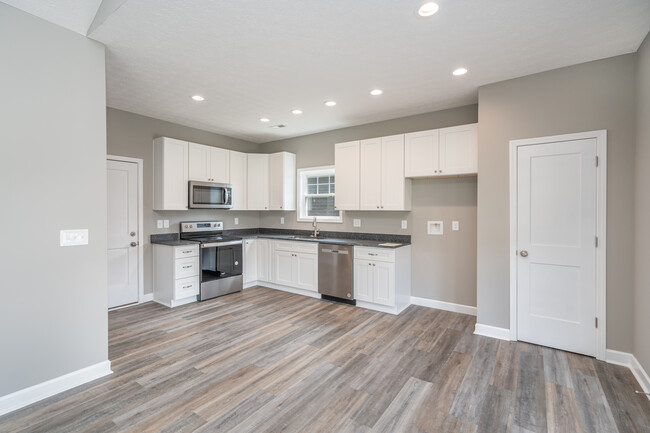 Building Photo - Cedar Pointe